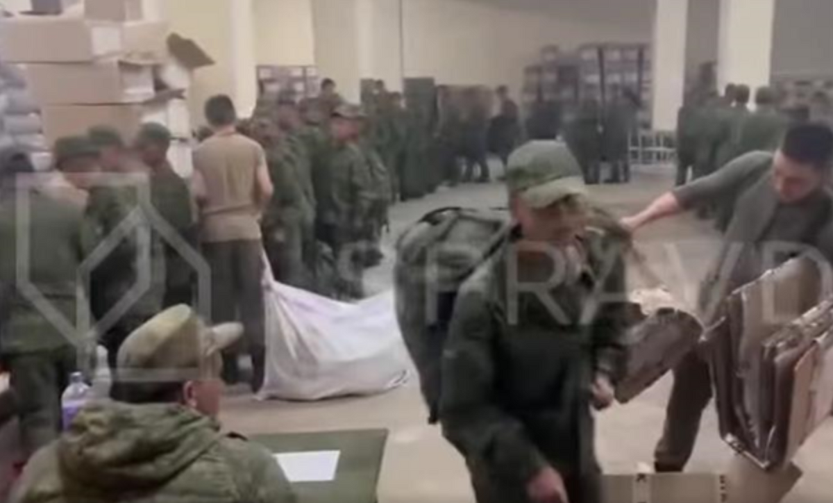 俄羅斯最近展開大動作，在庫爾斯克集結了 5 萬名軍隊，這些軍隊中包括北韓軍。 圖：翻攝自 NEXTA X 帳號