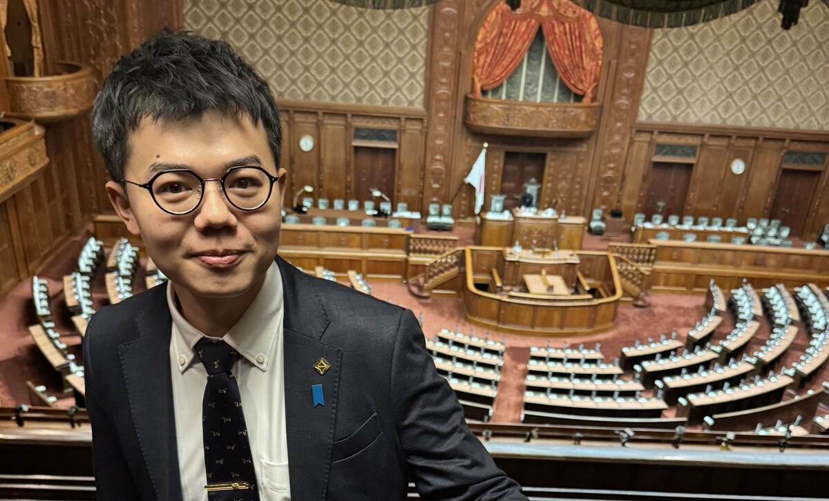 張博洋巧遇「特別國會首相指名選舉」非常興奮。 圖：台灣基進高雄黨部提供