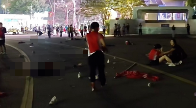 廣東珠海體育中心11日晚間發生越野車無差別撞人事件，大量傷者倒地畫面在網上瘋傳。 圖：翻攝自 X
