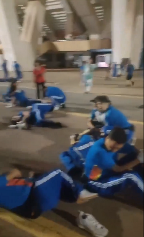 珠海體育中心發生開車惡意撞人事件。 圖：翻攝自羅翔 X 帳號