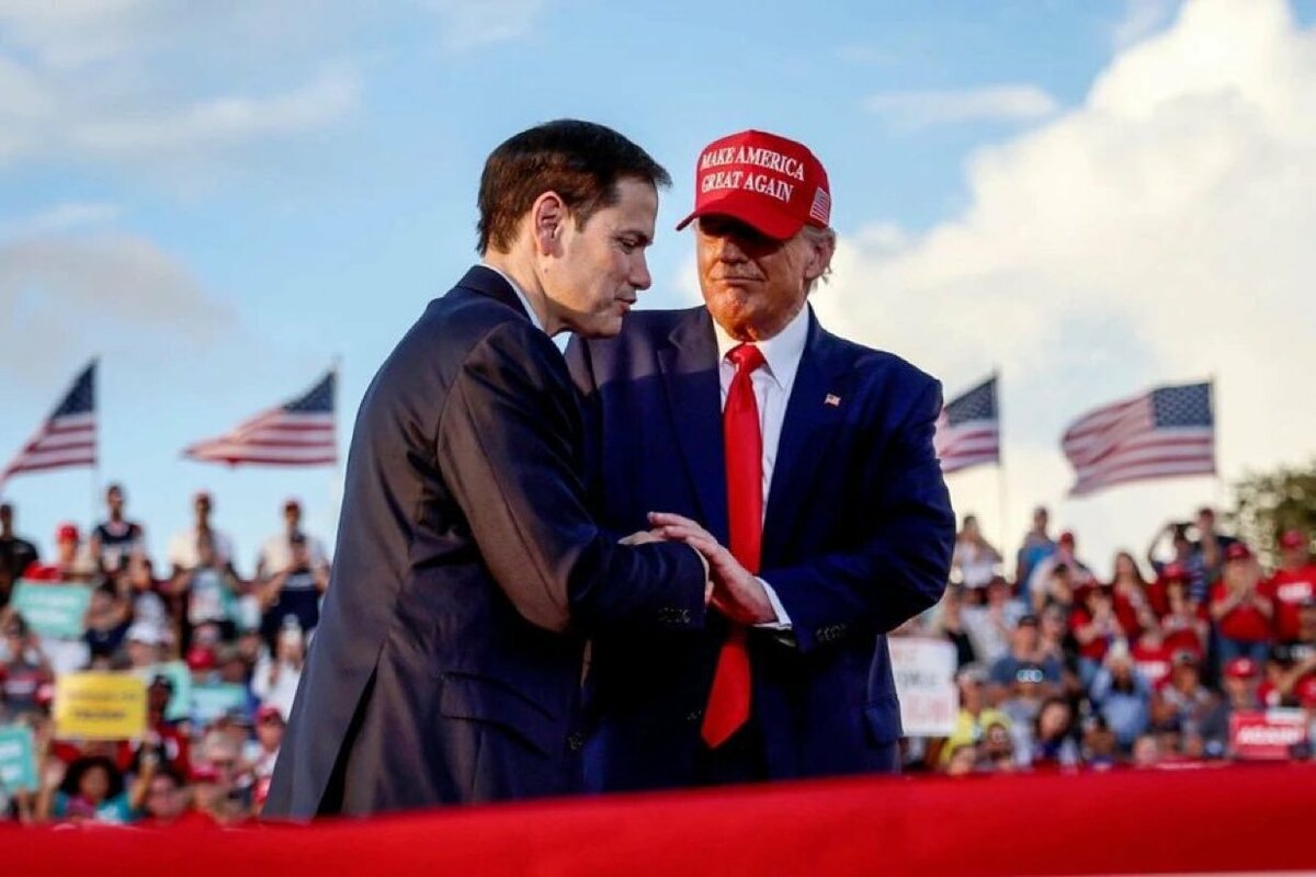 根據《紐約時報》報導，佛州參議員瑪律科·盧比歐（Marco Rubio）(左)將出任美國新一屆國務卿。 圖： X@ cskun1989
