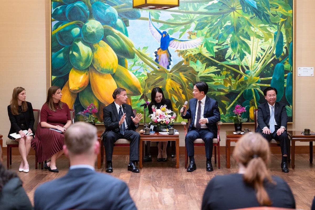 總統賴清德接見前美軍印太司令阿奎利諾所率的新美國安全中心（CNAS）下一世代國安領袖計畫（Next Gen）訪問團。 圖：總統府提供
