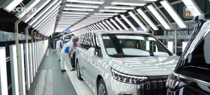 中國的電動車工廠。 圖 : 翻攝自CCTV