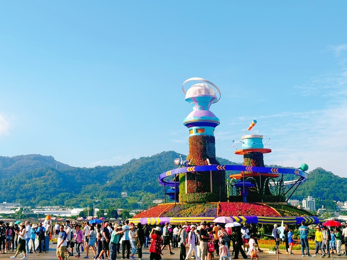 新社花海暨台中國際花毯節現場湧入大批民眾。 圖：台中市政府/提供
