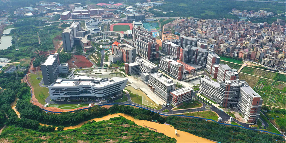 廣東白雲學院近期發布消息稱，有多達 1477 位新生放棄入學，相關事件也直接成為網友們討論的焦點。圖為廣東白雲學院。 圖：翻攝自 廣東白雲學院 官方網站