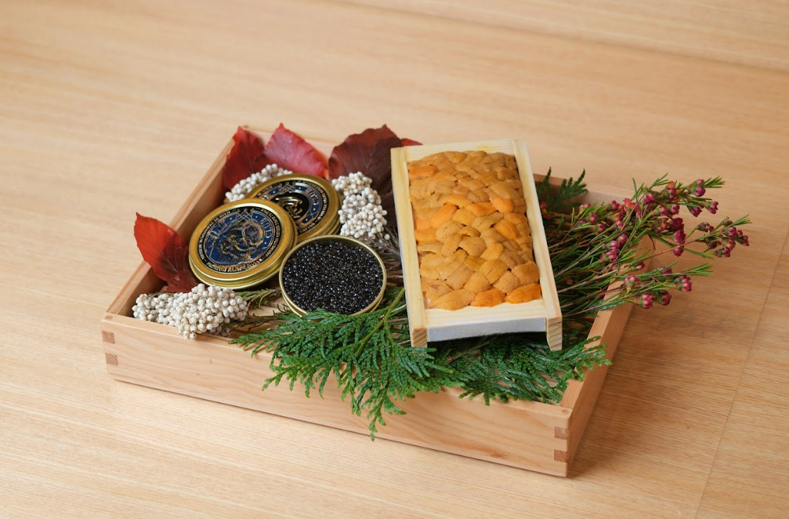 來自西伯利亞的魚子醬&amp;北海道根室的海膽。 圖：就食論食／提供