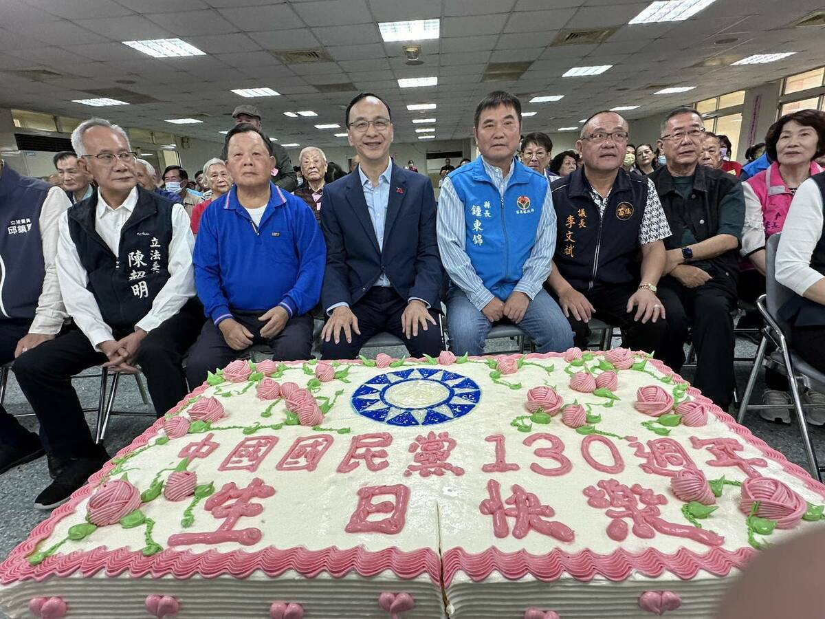 國民黨主席朱立倫16日先後出席國民黨建黨130週年黨慶苗栗縣黨部慶祝活動 圖：國民黨提供