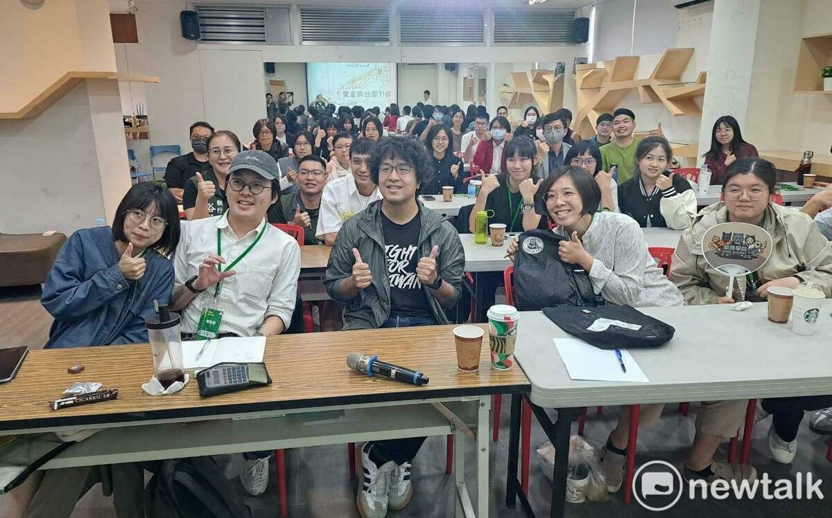 民進黨辦青年營 沈伯洋林靜儀郭國文與青年討論台灣未來台南發展