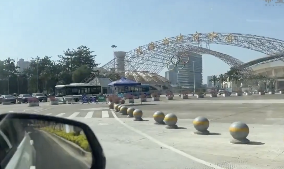 珠海體育中心車輛惡意衝撞導致 35 死 43 傷。 圖：翻攝自X /@laoshir23722275