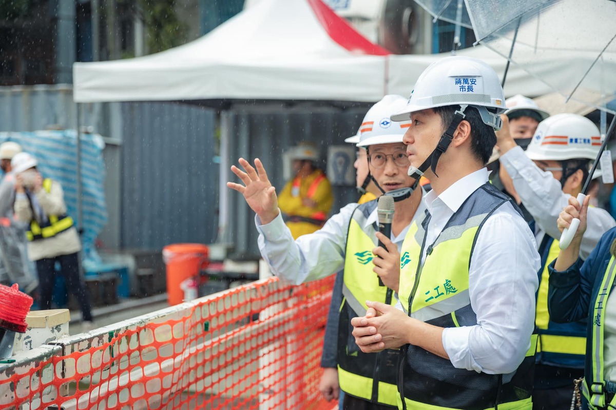 台北市長蔣萬安指示台北市衛生局迅速追蹤傷患治療情況。 圖：翻攝自臉書 / 蔣萬安