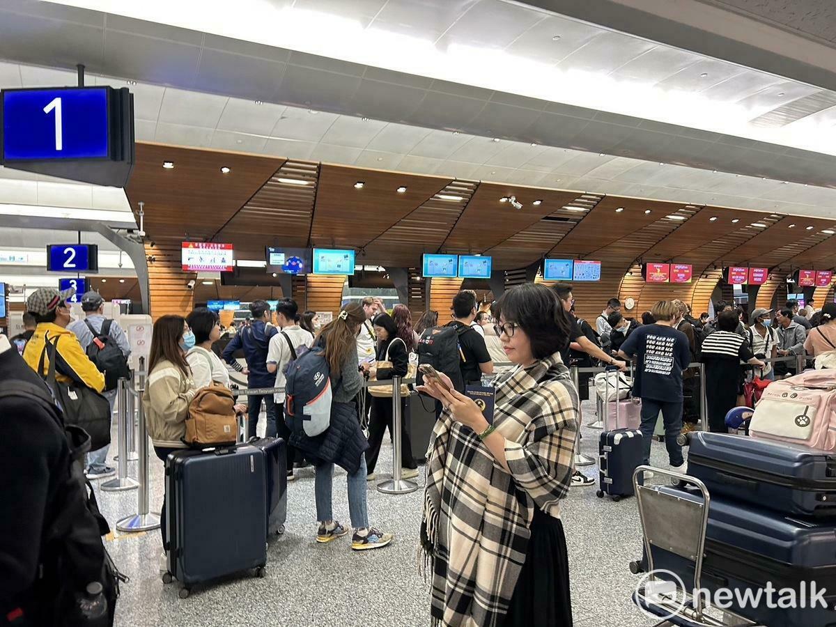 截至今(19)日桃機客運量僅3950萬人次。桃機公司助理副總余崇立表示，相較過去有兩岸航線，今年兩岸航線運量尚未能回補，為目前運量無法突破的原因之一。 圖：林岑韋／攝（資料照）