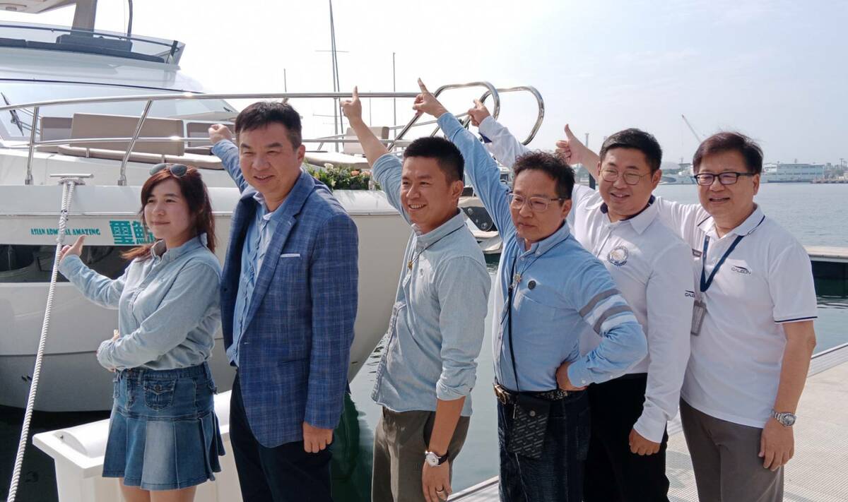 亞果遊艇攜手經銷商亞歆海洋推廣中台灣遊艇休閒產業。 圖：孫家銘攝