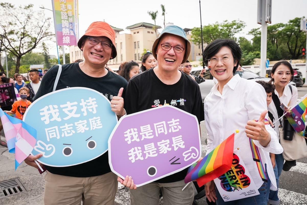 林岱樺(前排右)表達對同志權益的支持。 圖：孫家銘翻攝