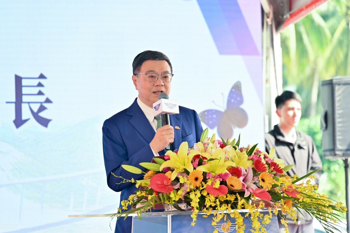 卓榮泰表示行政院從過去到現在一直非常支持新威大橋延伸至國道10號里港交流道工程。 圖：行政院提供
