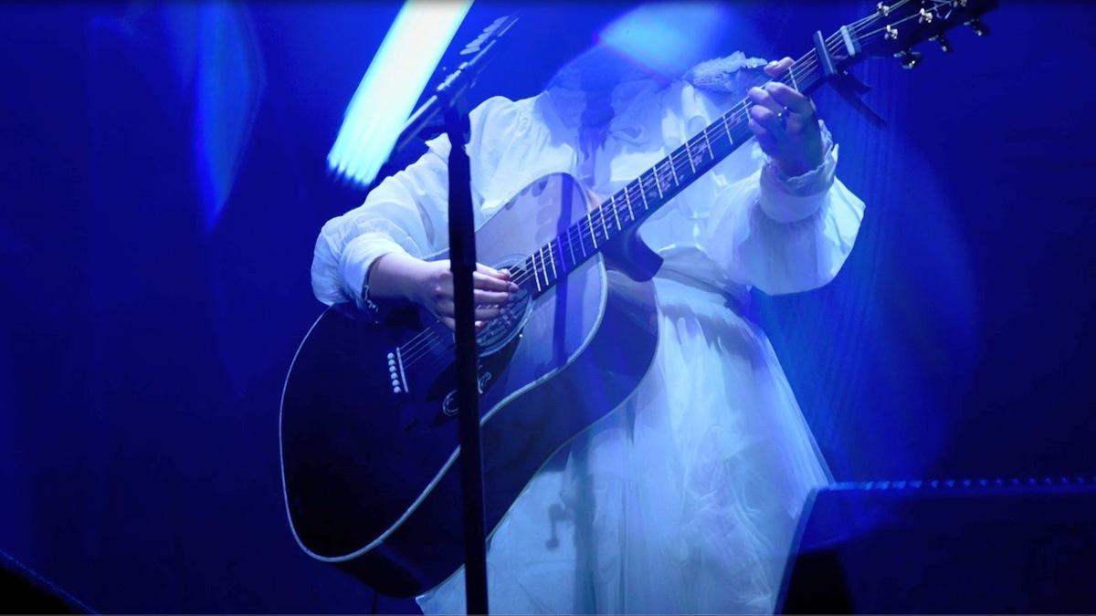Yuika在2021推出第一首自創曲〈好きだから〉（因為喜歡）後瞬間爆紅，在世界各地都擁有大批粉絲。 圖：翻攝自Yuika X
