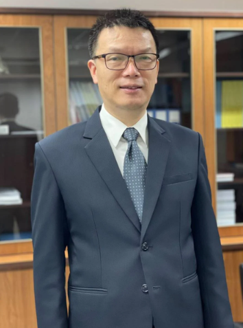 政院今（27）日已依該會組織法第5條有關正、副主任委員均出缺時由院長指定委員1人代理主委的規定，指定該會現任委員陳崇樹（圖）自今年12月1日起先行代理主任委員職務。 圖：擷自NCC官網