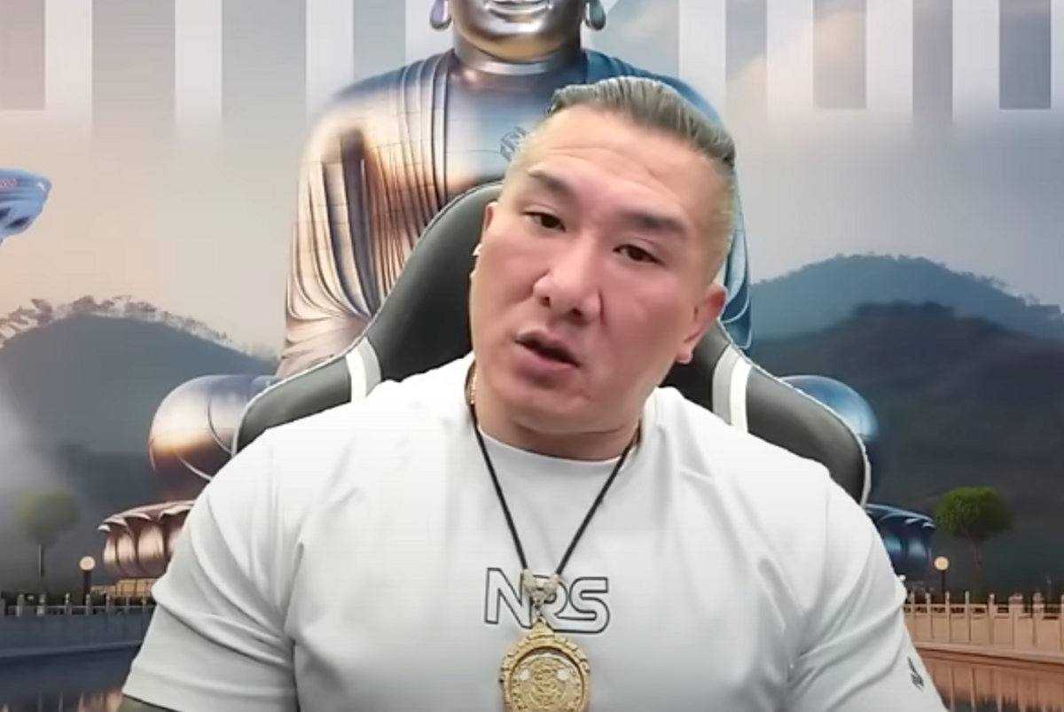 近期傳出館長在今年的12強賽中豪賭500萬。對此，館長昨(27)日晚間再次直播澄清並無此事，並開嗆「再說我賭500萬，看一個告一個」。 圖：翻攝自館長惡名昭彰YT頻道
