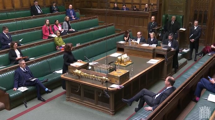 英國國會下議院通過動議，指聯合國大會第2758號決議並未確立中華人民共和國對台灣的主權，也未提及台灣在聯合國的地位。 圖：翻攝英國國會頻道