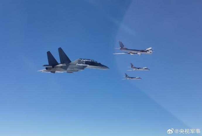 中國與俄羅斯29日宣布在日本海空域實施「第9次聯合空中戰略巡航」。 圖：翻攝「微博」央視軍事