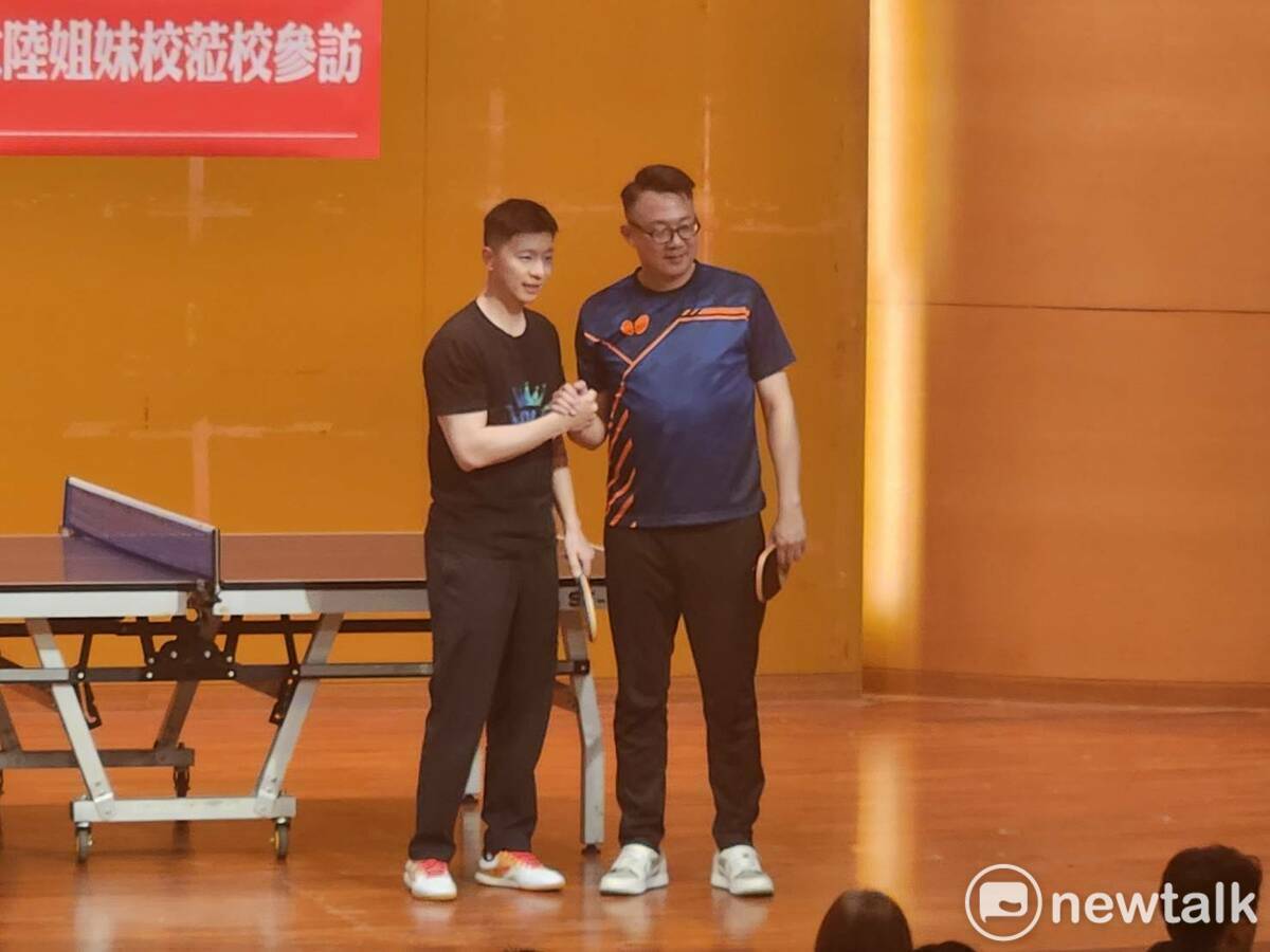 馬龍與我國桌球名將蔣澎龍進行單打。 圖：黃建豪/攝