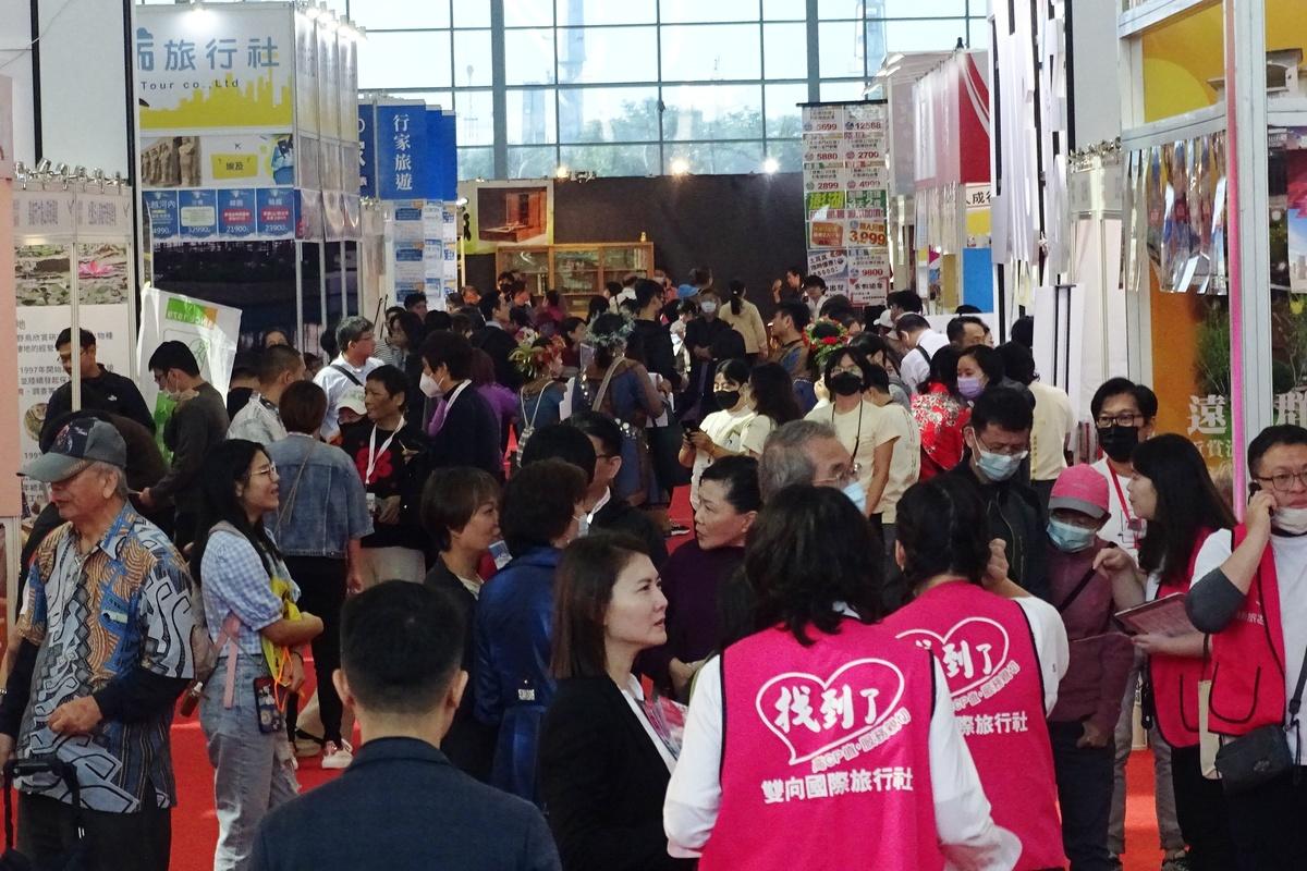 2024高雄市旅行公會冬季國際旅展，首日即吸引大批人潮進場。 圖：高雄市旅行公會提供