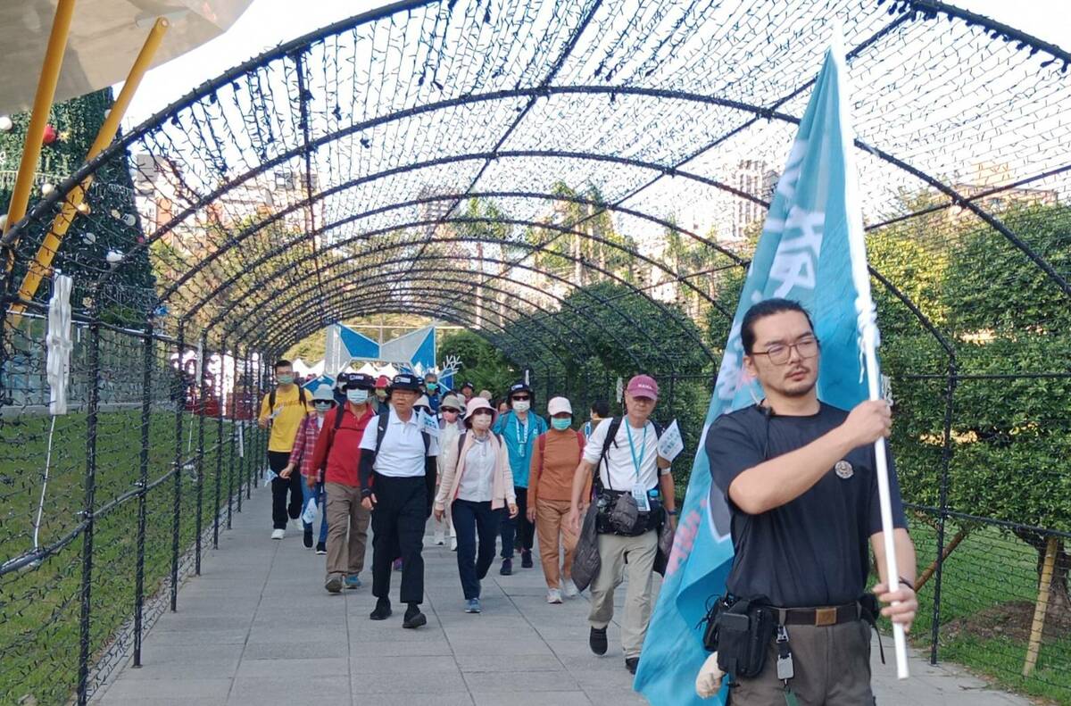 「台灣主站派 接力護台灣」從高雄中央公園出發。 圖：孫家銘攝