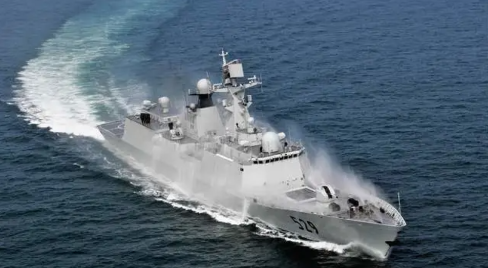 中國 056 型護衛艦剛服役沒有多久，就從海軍序列中全面退役，移交給海警使用。 圖：翻攝自潛望者