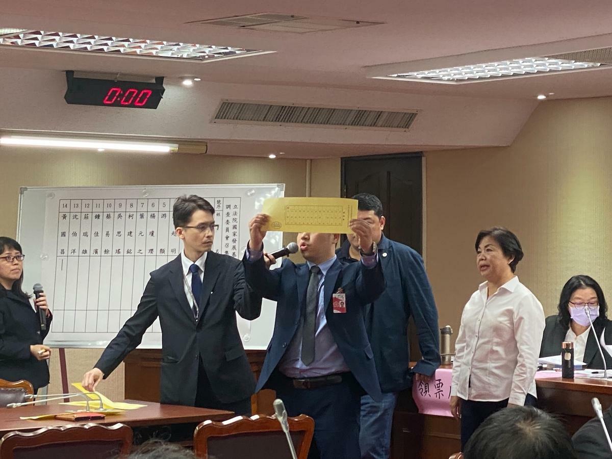 立法院國發基金調查委員會選出民眾黨立委黃國昌擔任召委 圖：林朝億/攝