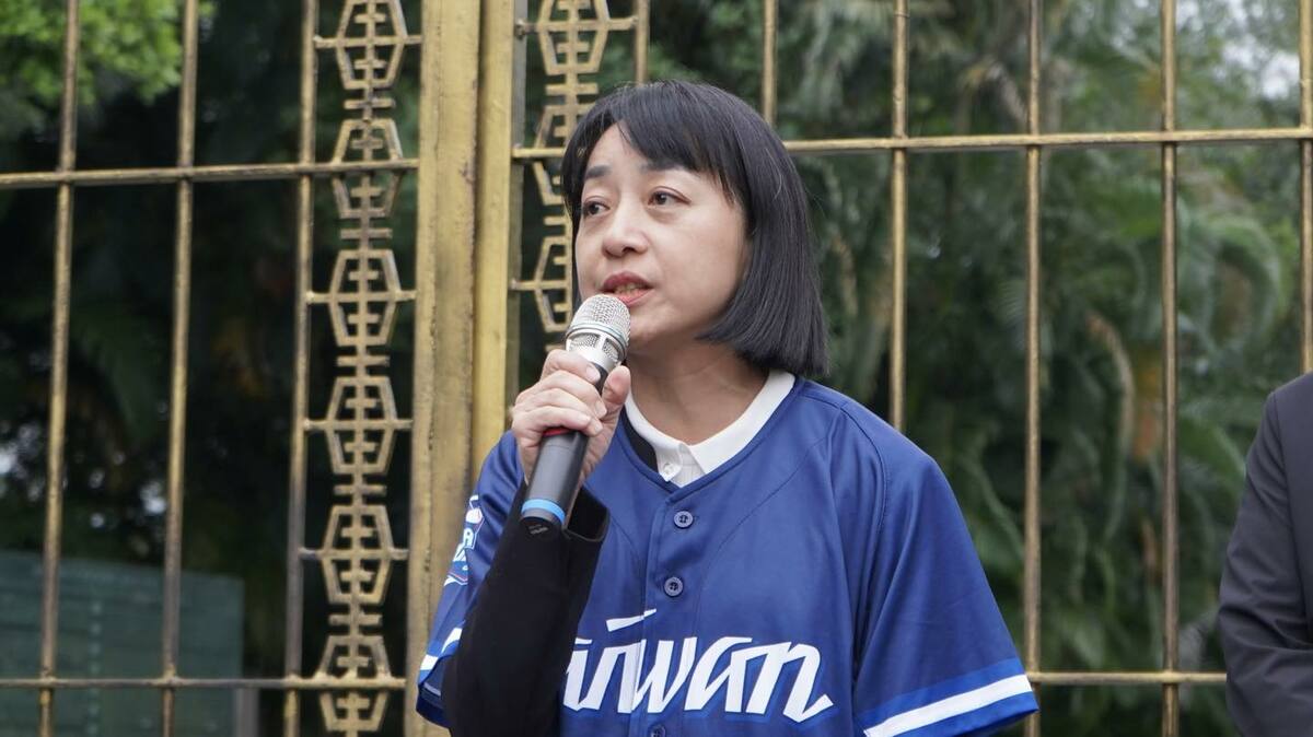跨黨派政要出席竹聯幫主告別式，時代力量黨主席王婉諭批評，公然與黑道一起是傷害民主。 圖：翻攝自王婉諭臉書（資料照）