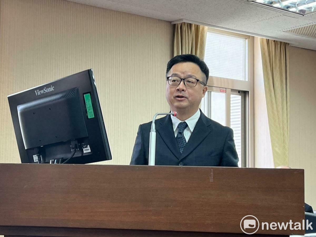 立法院內政委員會邀請海基會進行業務報告，突改由秘書長羅文嘉上陣。 圖：金大鈞/攝