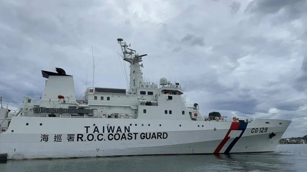 高雄艦完成海上900浬人道救援後送任務。 圖：海巡署艦隊分署提供