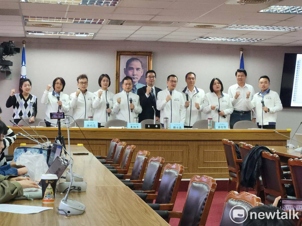 國民黨立委陳玉珍、謝龍介、徐巧芯、洪孟楷、李彥秀、蘇清泉、羅智強、賴士葆、翁曉玲、鄭正鈐、林倩琦等人都到場力挺馬英九基金會。 圖：黃建豪/攝