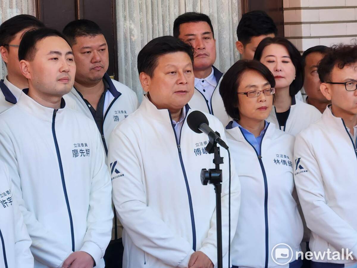 立法院會今因藍綠衝突休會後，國民黨團召開記者會砲轟民進黨。 圖：黃建豪/攝