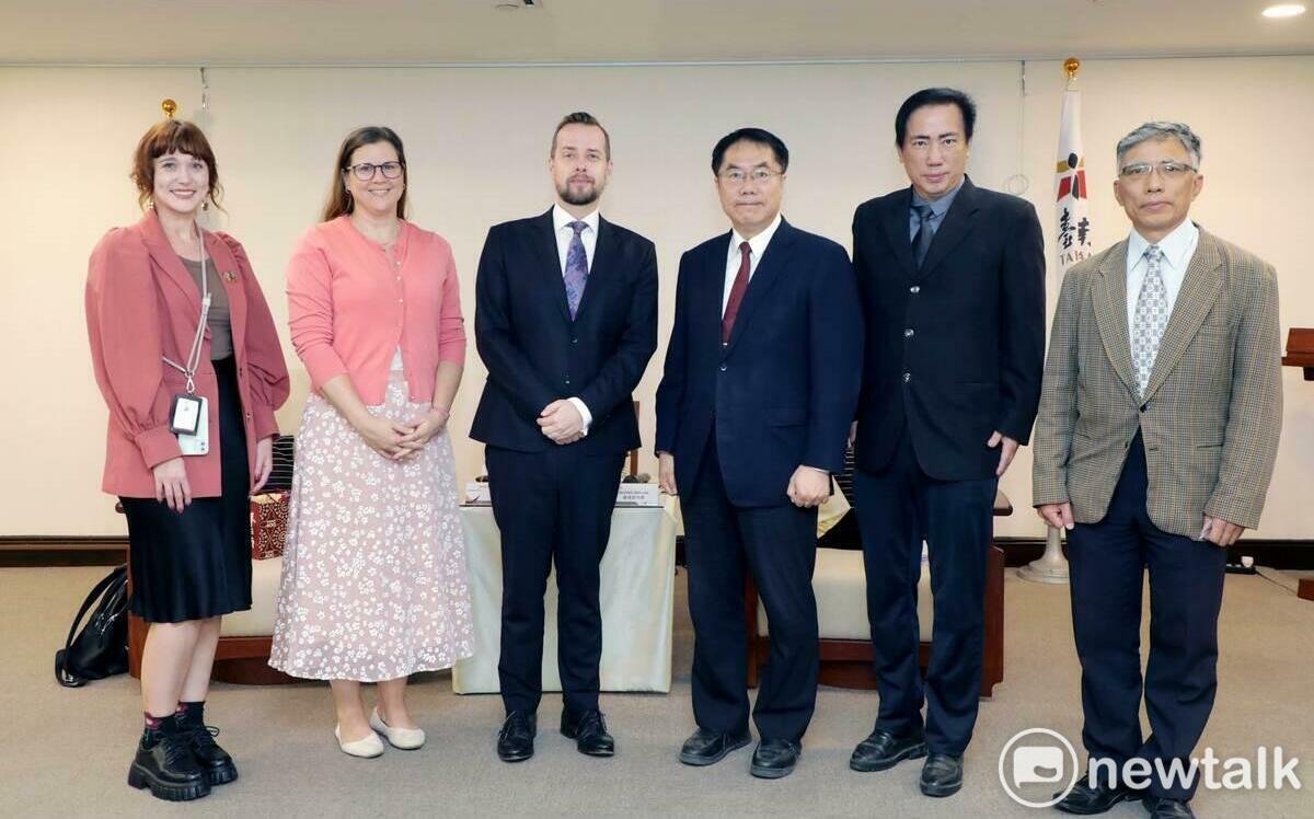 捷克代表偕台北主任拜會黃偉哲 盼在台南舉辦文化交流