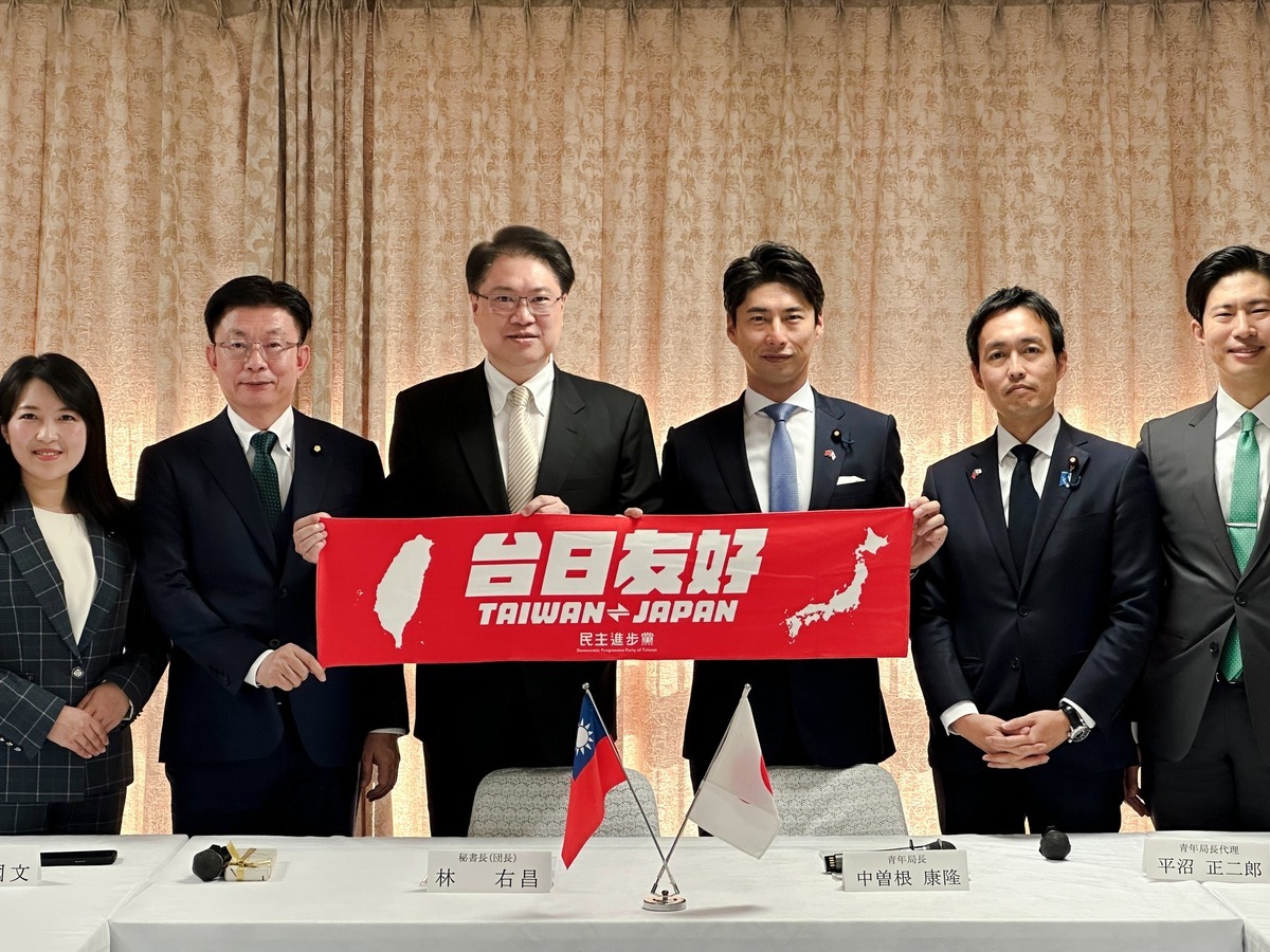 民進黨秘書長林右昌、立委郭國文、新北市議員山田摩衣拜會自民黨青年局。 圖：翻攝自郭國文臉書