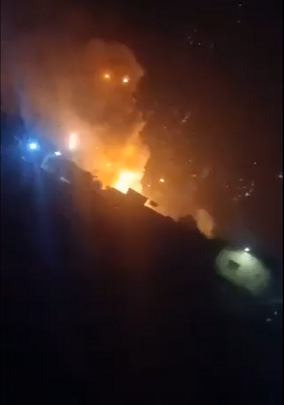 敘利亞軍隊倉促離開的大部分軍事設施，遭到以色列輪番空襲。 圖：翻測自以色列戰爭 X 帳號