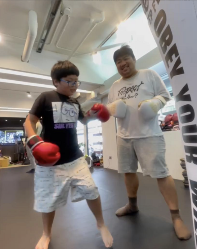 亞洲統神張嘉航與蹦闆將進行激烈的拳擊對決，統神決心以完美的狀態亮相。 圖：攝自IG／godtoneasia