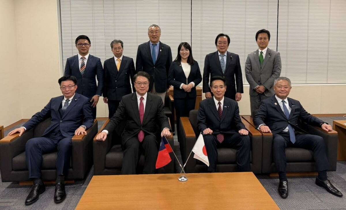 民進黨秘書長林右昌率團拜會日本維新之會。 圖：民進黨提供