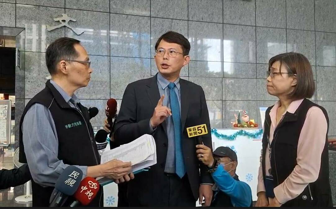 黃國昌突襲北分署！李宇翔轟噁心：假考察真作秀！當自己大法官？