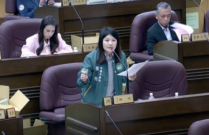 魏筠認為，將財團法人法的法例在地方自治法中體現，更可以讓基金會公開透明。 圖：林昀真/翻攝