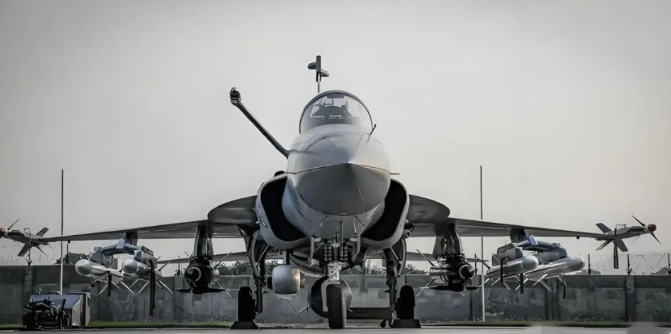 俄軍Su-57戰機有相當可觀的載彈量。 圖 : 翻攝自矚望雲霄