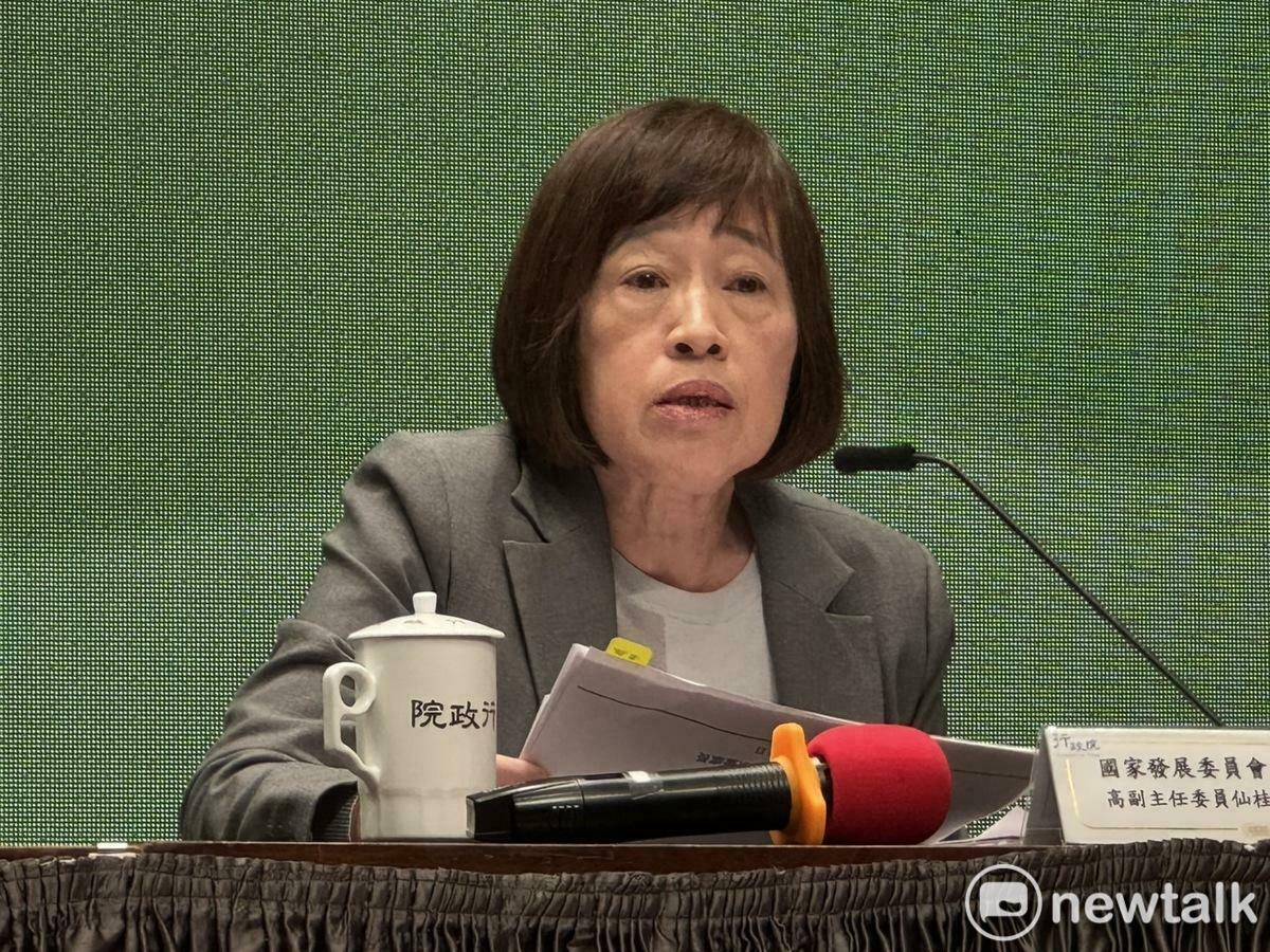國發會副主委高仙桂今（12）天列席行政院會後記者會。 圖：謝莉慧/攝