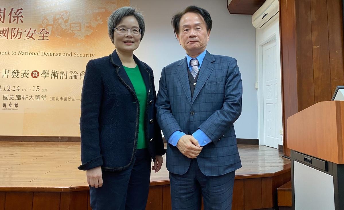 台大歷史系教授陳翠蓮與國史館館長 圖：林朝億/攝