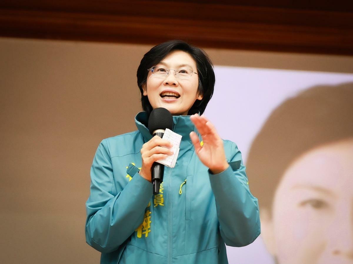 林岱樺說明長照機構導入AI，可提升照護品質，緩解人力需求。 圖：林岱樺服務處提供
