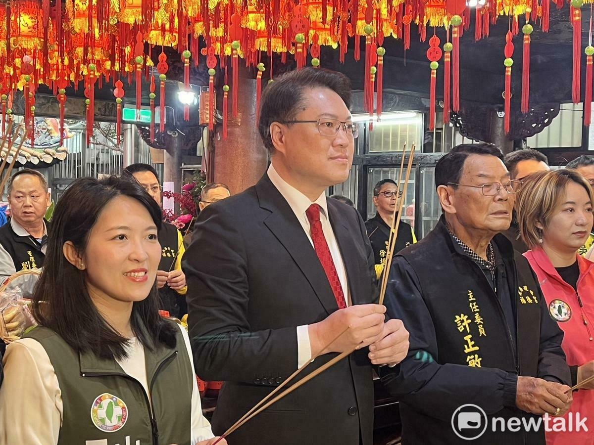 民進黨秘書長林右昌今（15）日一早赴新北板橋後埔福德宮參香。 圖：金大鈞/攝