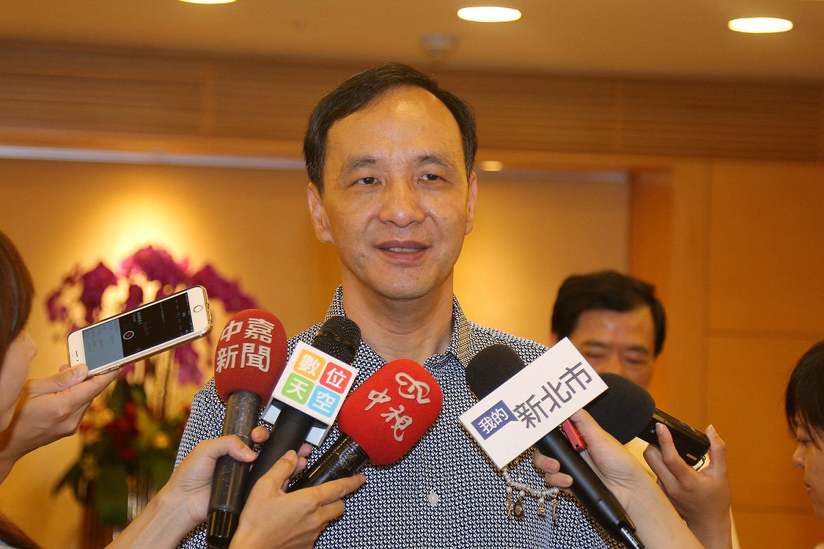 媒體今天追問朱立倫有沒有一點私心願意支持侯友宜選市長，朱立倫回答「明年再說吧！」 圖：王峻昌/攝