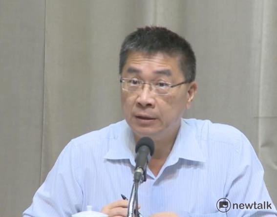 行政院發言人徐國勇今（8）天表示，這幾天還是會維持公務機關下午1時至3時尖峰時段的「節電」措施，直至13日和平電廠電塔修復完成為止。 圖：新頭殼資料照片