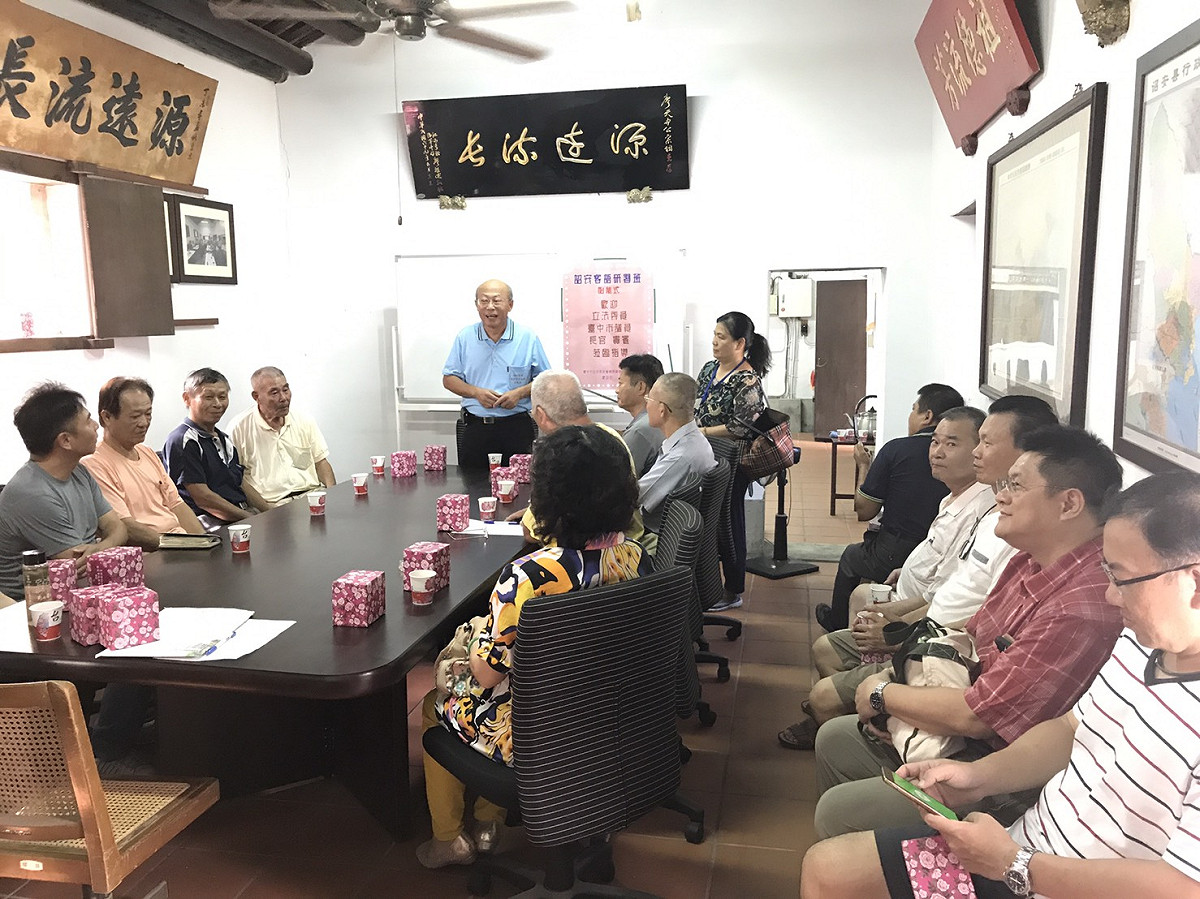 為追本溯源並推廣母語教學，客委會辦理詔安客語研習班，讓有意願學習詔安客語的鄉親能就近上課，打造在地化客語學習環境。 圖：台中市政府客委會提供