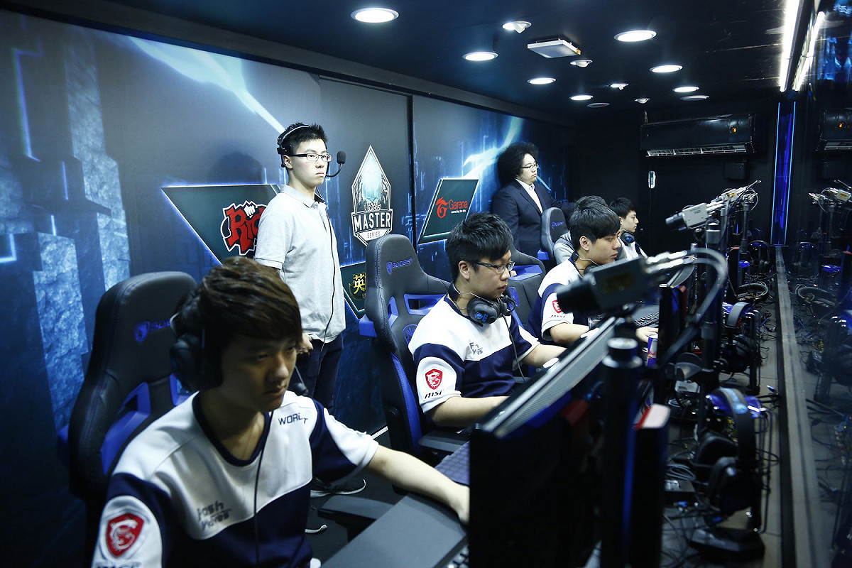 雖然閃電狼在這個賽季打得坎坷，先是2：1與Raise Gaming（RG）積分打平，最後在加賽的時候擊敗RG。 圖：翻攝自 Garena eSports flickr