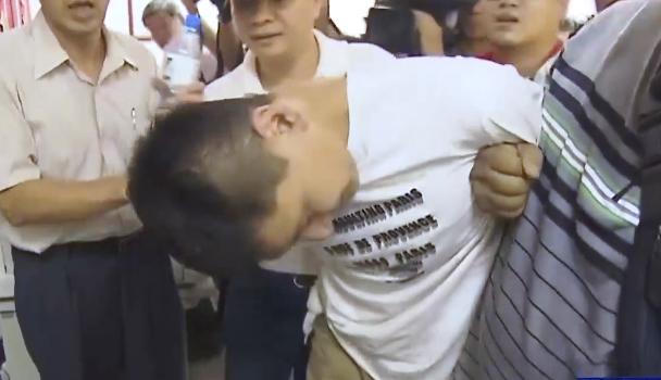 趙準基昨晚向法院聲請提審，台北地院今天開庭審查後表示警方逮捕人犯時符合程序，裁定聲請駁回，人犯解還北檢。 圖 : 翻攝自youtube